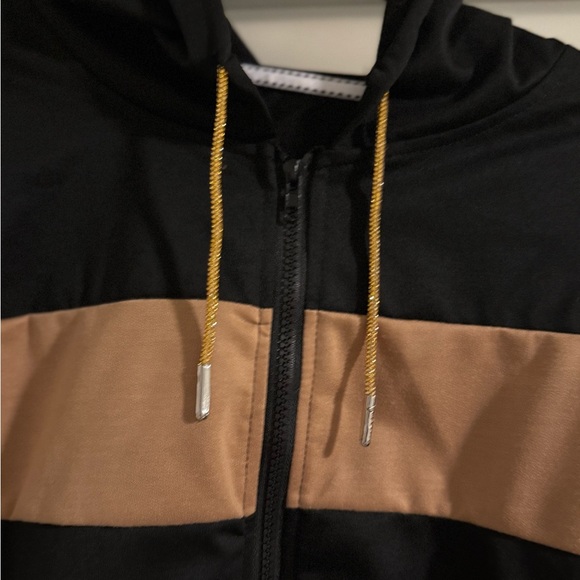 Crop Hoodie with rhinestone drawstring - Picture 3 of 4